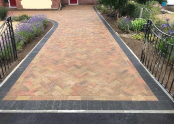 Paved Driveways contractors in Dunham Town